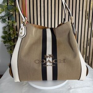 WOW 🌻 COACH 🤎 Horse And Carriage Jacquard Edie 31 69815 Shoulder Bag./ Like New